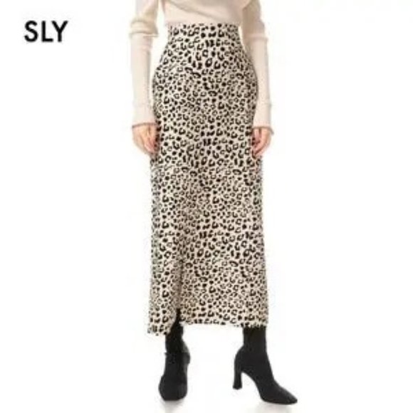 SLY Leopard Black and White Print Zipper Slit Skirt - Picture 1 of 12